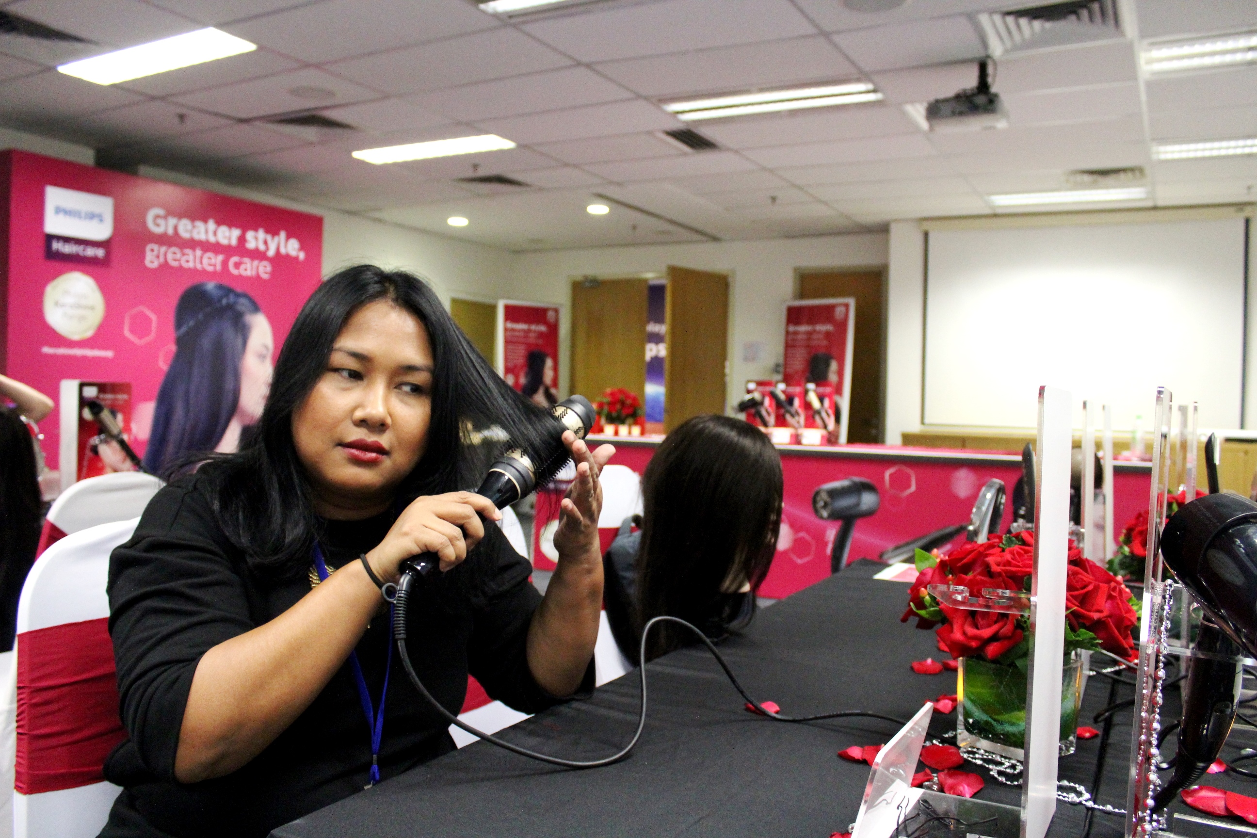 Kamu juga oleh mengagak dengan menyentuh tahap kepanasan rambut sebelum dilepaskan.